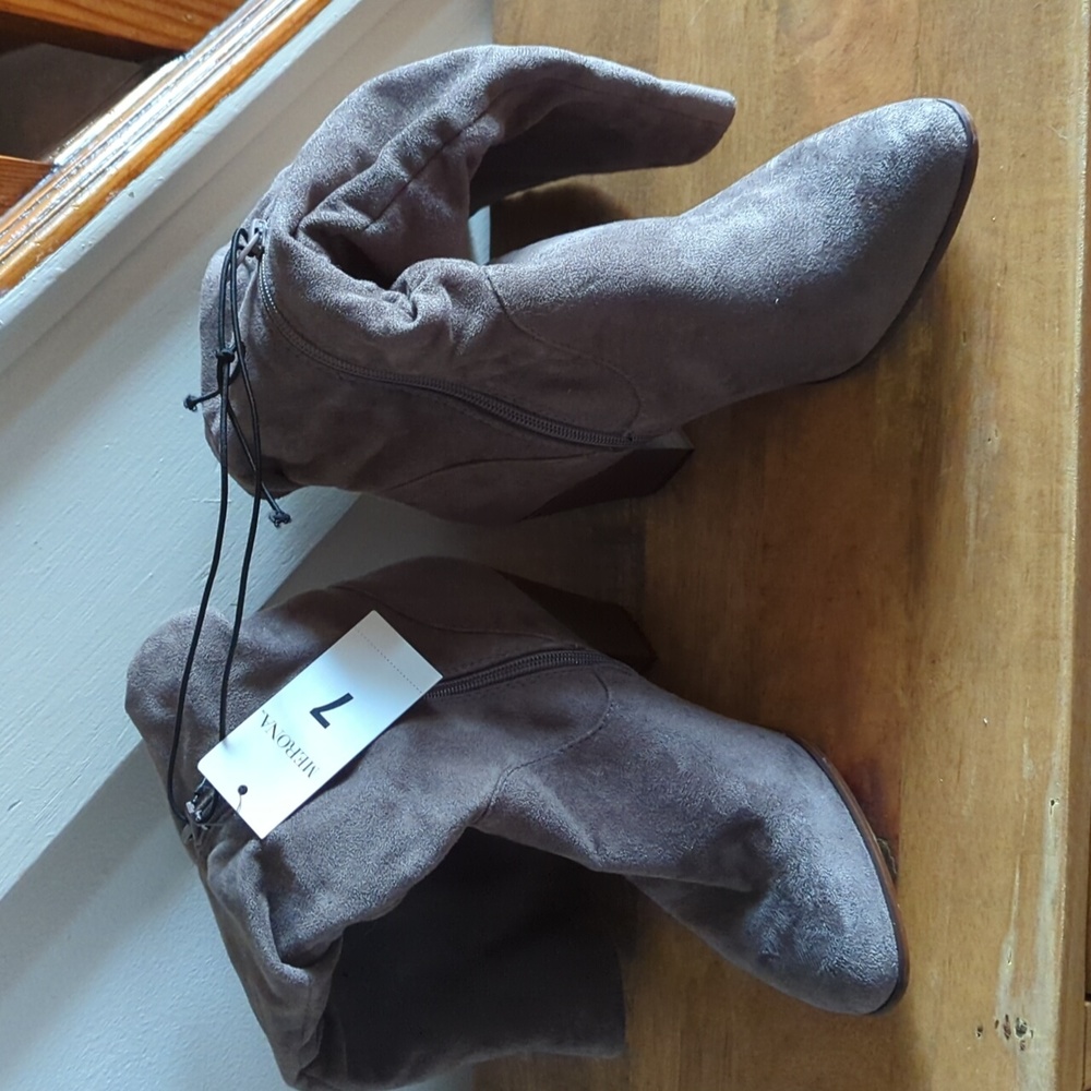 Merona size 7 calf high boots